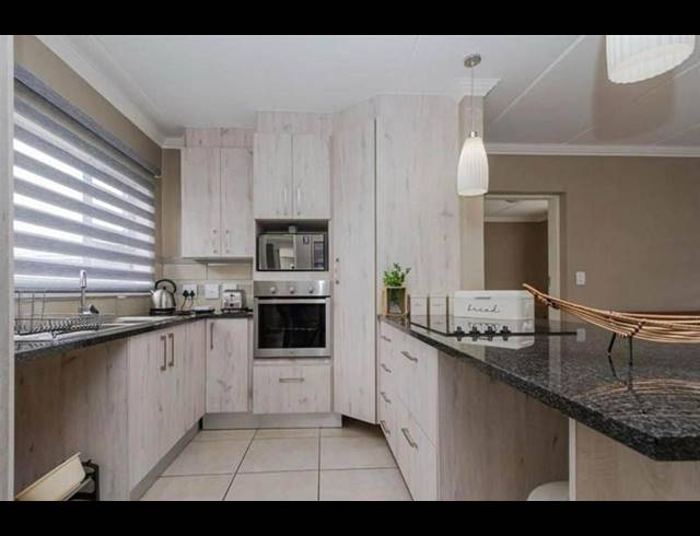 2 BEDROOM APARTMENT FOR SALE IN AMBERFIELD